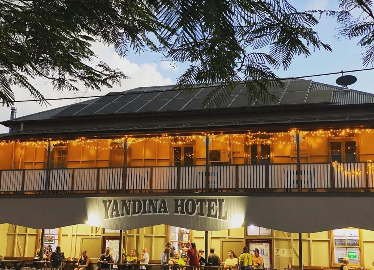 Yandina Hotel Bagian luar foto