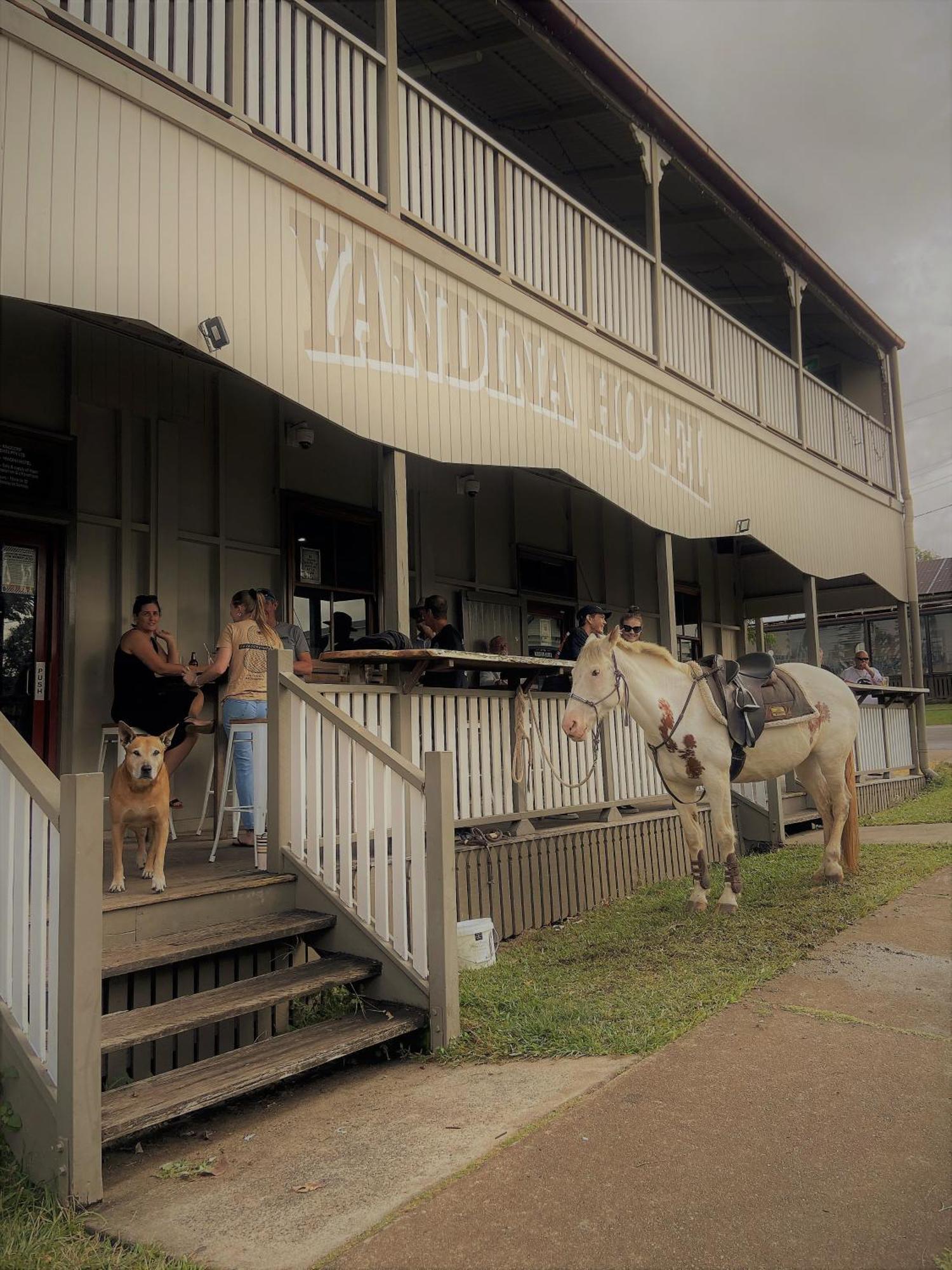 Yandina Hotel Bagian luar foto